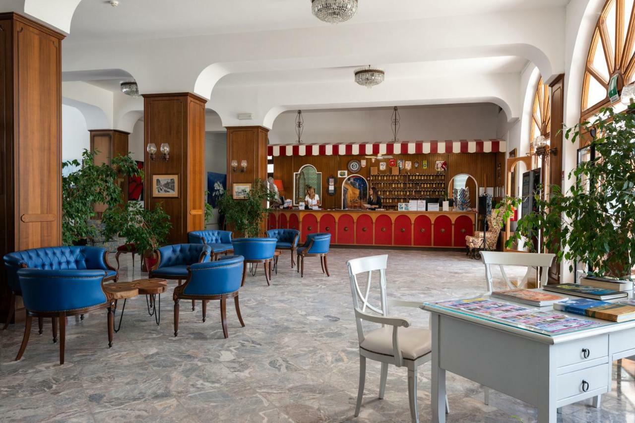 Grand Hotel Excelsior サン・ベネデット・デル・トロント エクステリア 写真