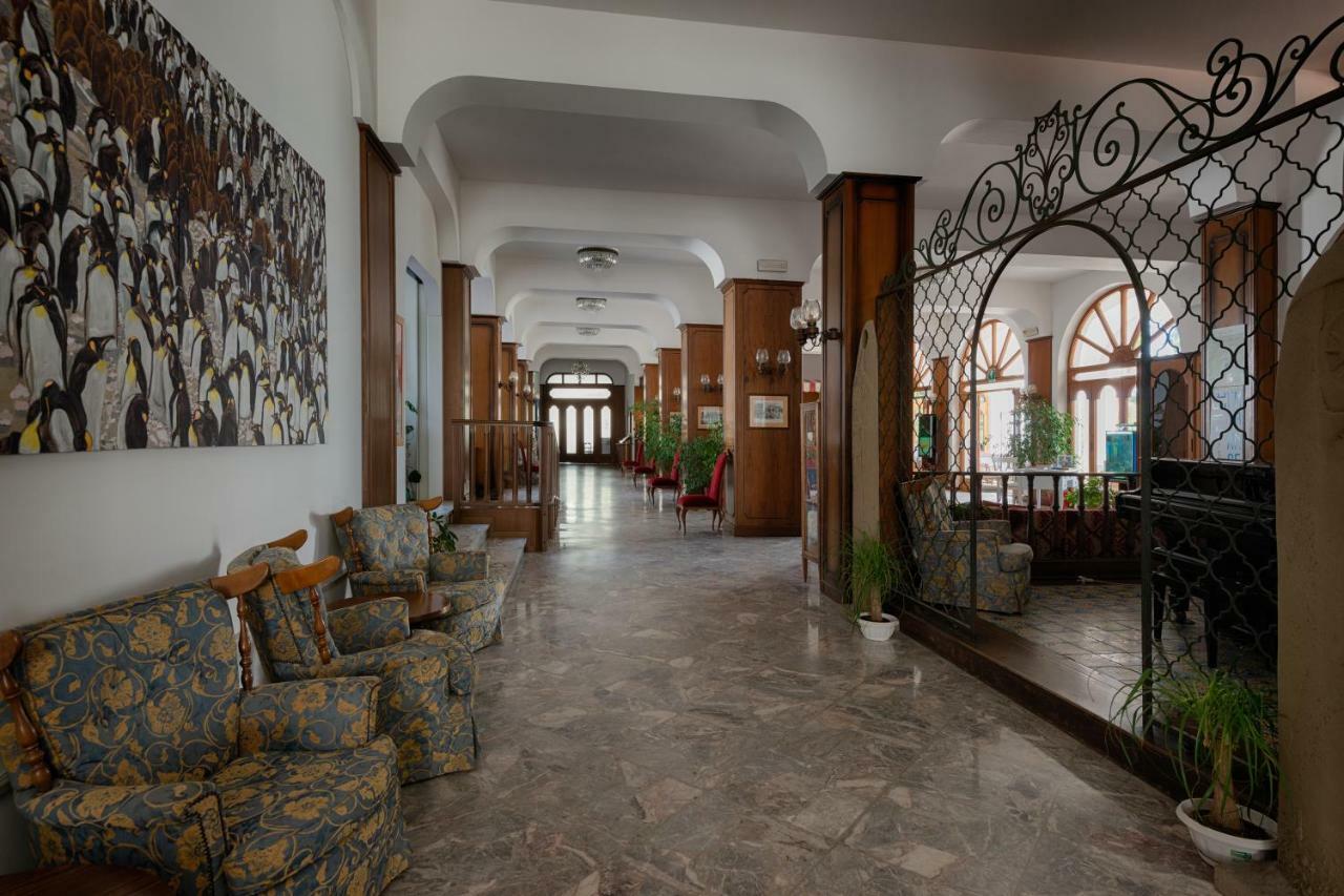 Grand Hotel Excelsior サン・ベネデット・デル・トロント エクステリア 写真